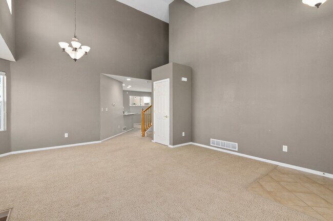 Building Photo - Gorgeous Home With Two Car Garage and Acce...