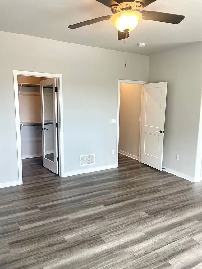 Building Photo - 2828 Straus Ln