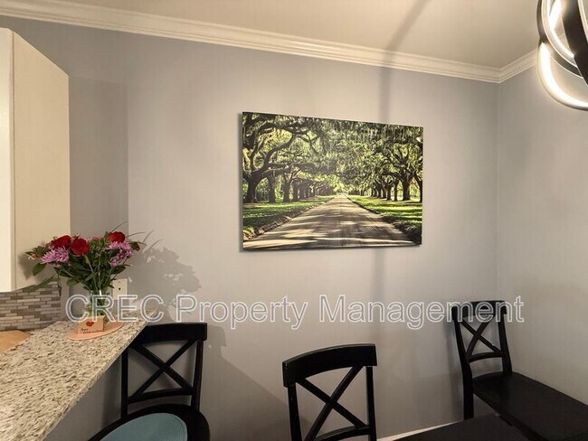 Building Photo - 1202 Grove Park Dr