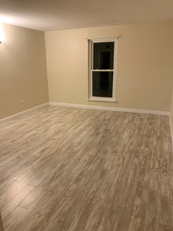 Building Photo - 14 Shadowbrook Ln