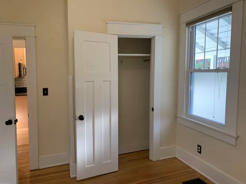 Building Photo - 430 S Henderson St