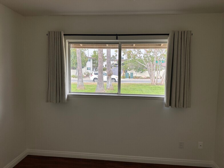 2nd Room - 961 La Bonita Dr