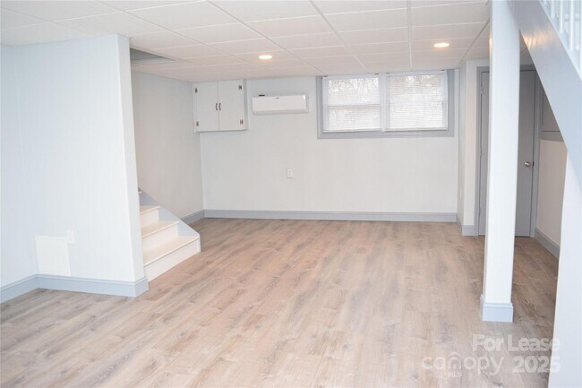 Building Photo - Available July 1st! $1950.00/month