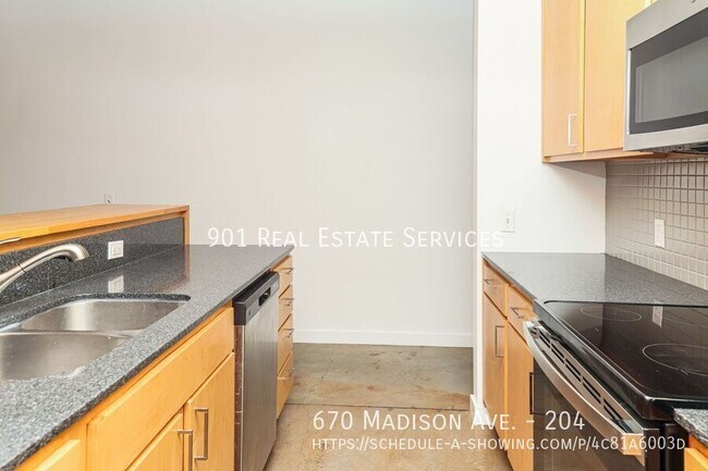 Building Photo - 670 Madison Ave