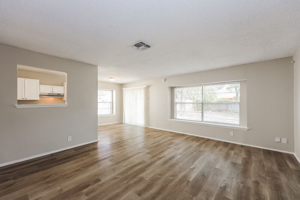 Building Photo - 1030 Honey Tree St