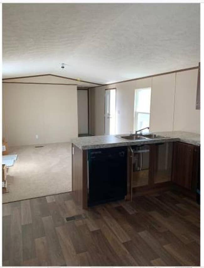 Building Photo - 2 BD/2 BA Trailer Home $1450 Pet Friendly and Students Welcome with Co-Signers-Available May 15th