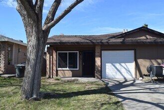 Building Photo - 6505 Hillsdale Blvd