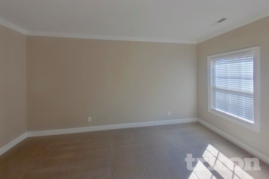 Building Photo - 1509 Burrows Ave