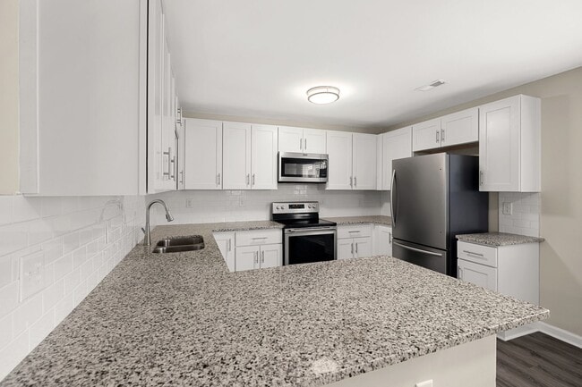 Building Photo - Single Family Home- Walking Distance to NC...