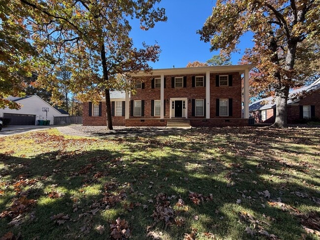 Building Photo - 130 Valley Club Cir