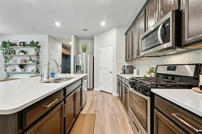 Building Photo - 911 Bright Gemstone Wy