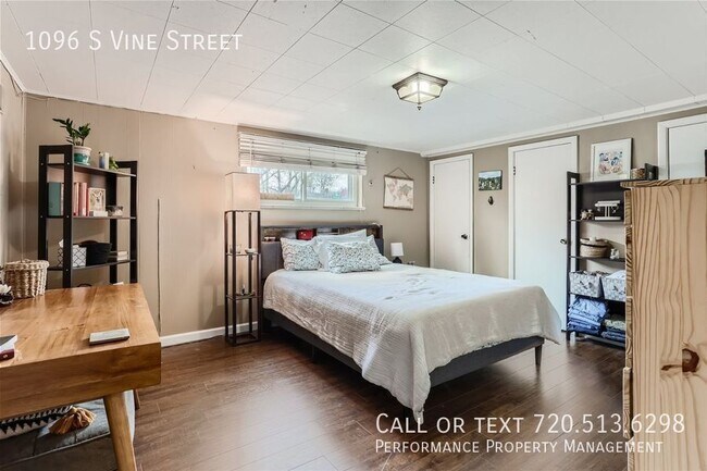 Building Photo - 1096 S Vine St