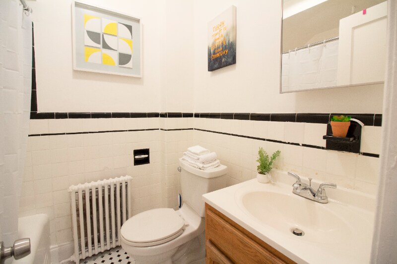 Building Photo - 2803 Q St SE