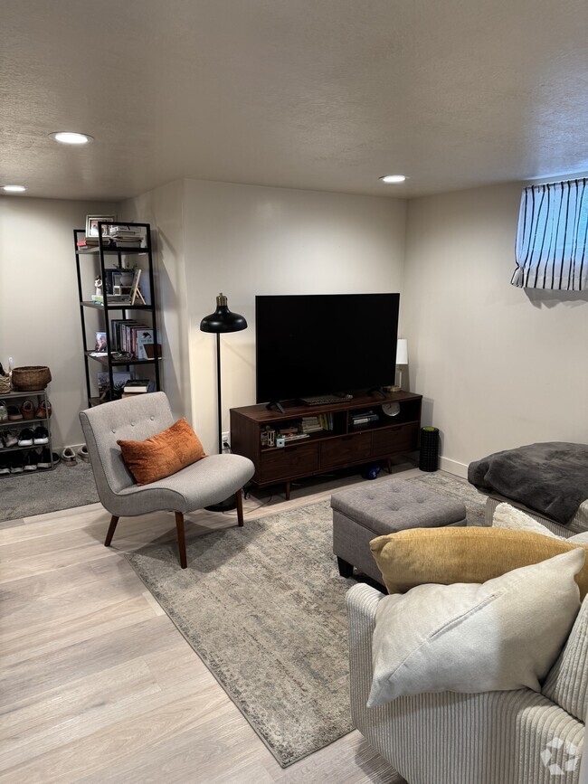 Living room area from kitchen - 4346 S 225 E