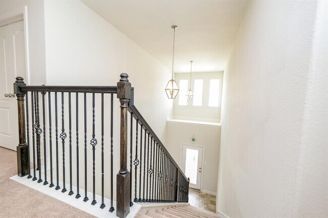 Building Photo - 40634 Guillemont Ln