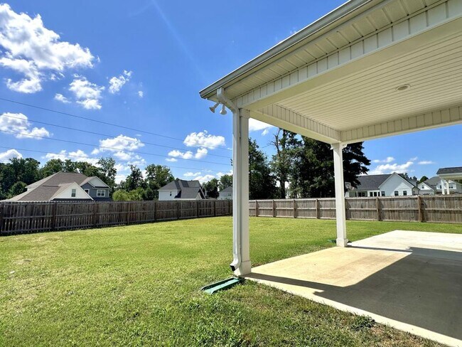 Building Photo - 150 Leach Creek Dr