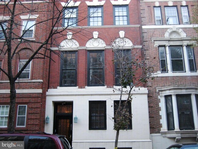 Building Photo - 2134 Locust St