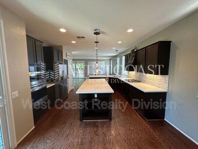 Building Photo - 26719 Evergreen Ave