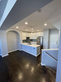 Building Photo - 2737 W Greens Dr