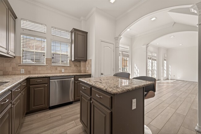 Building Photo - 5217 Blossom St