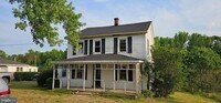 Building Photo - 38 Cedar Rd