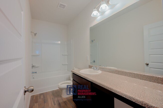 Building Photo - Welcome to Your Dream Home in Adairsville!