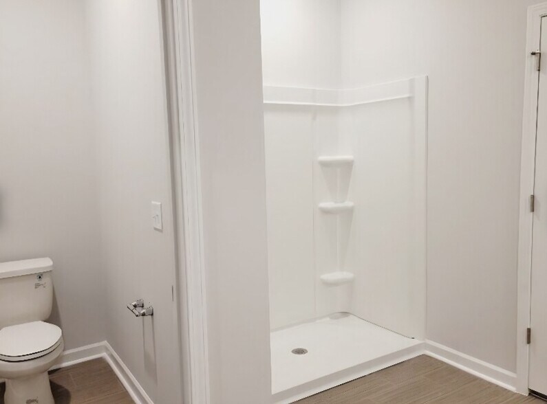 Building Photo - 275 Lillian St