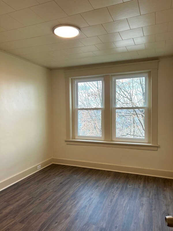 Building Photo - 2750 Broadway Ave