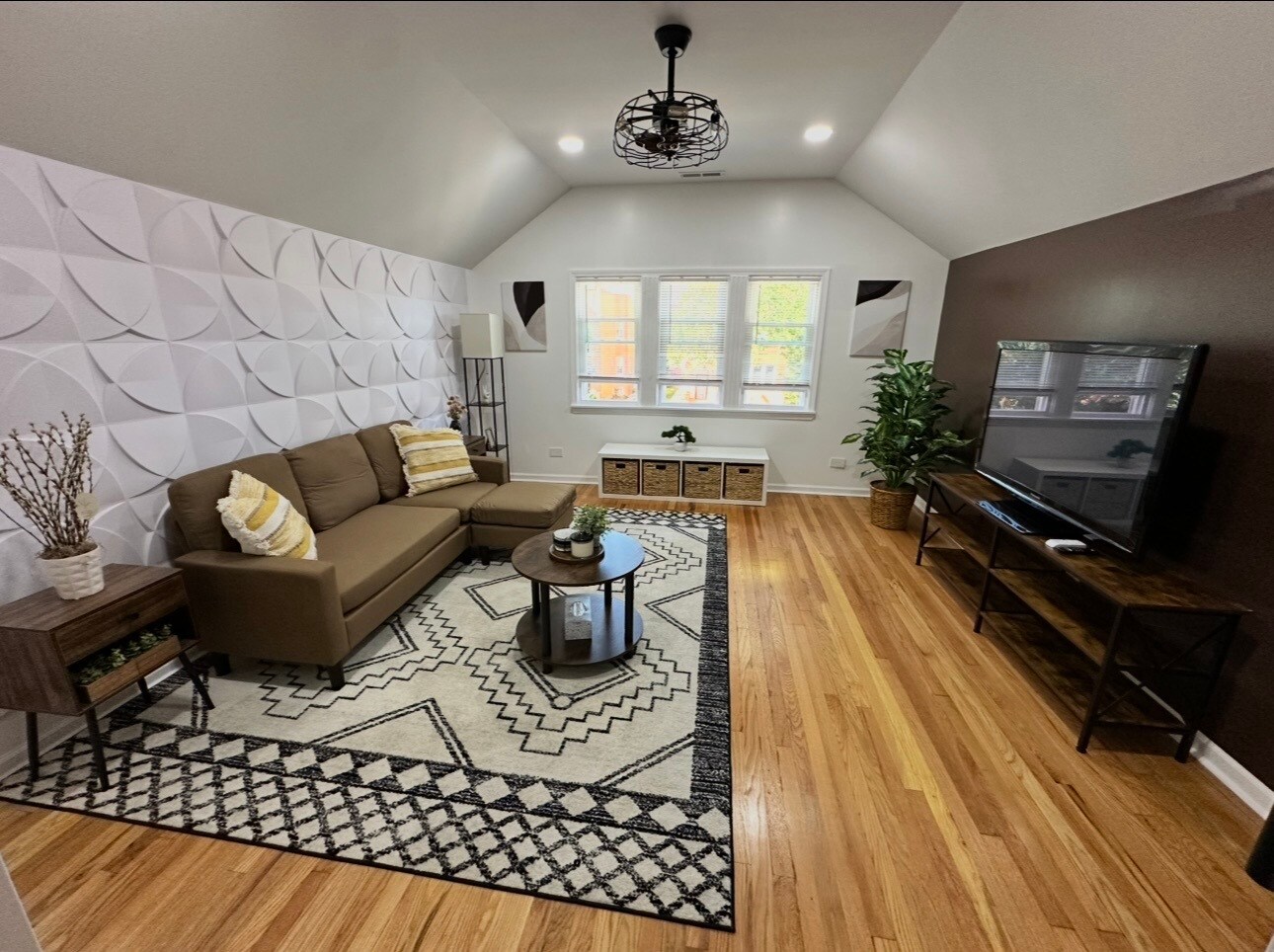 Building Photo - 3227 N Keating Ave