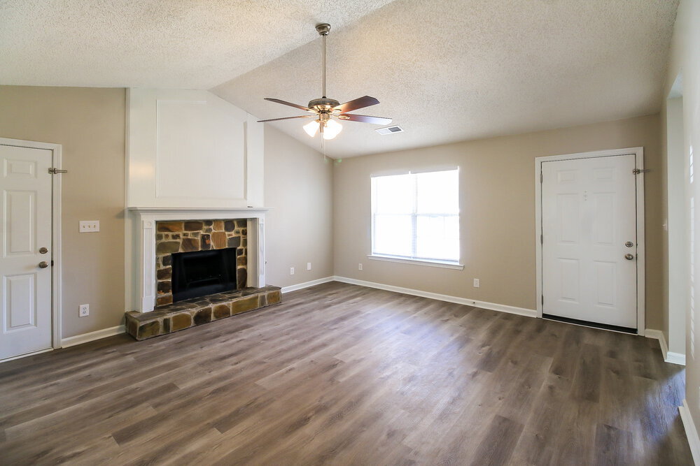 Building Photo - 1299 N Hampton Dr