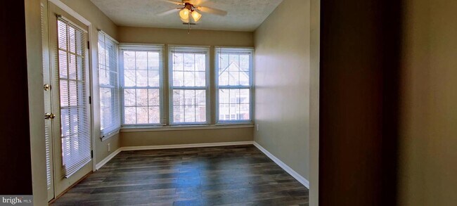 Building Photo - 902 Cedar Crest Ct