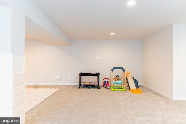 Building Photo - 41914 Spring Air Dr