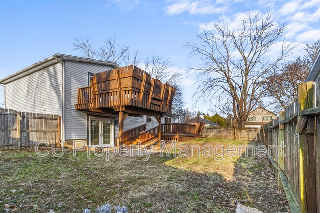 Building Photo - 1903 Sumac Dr