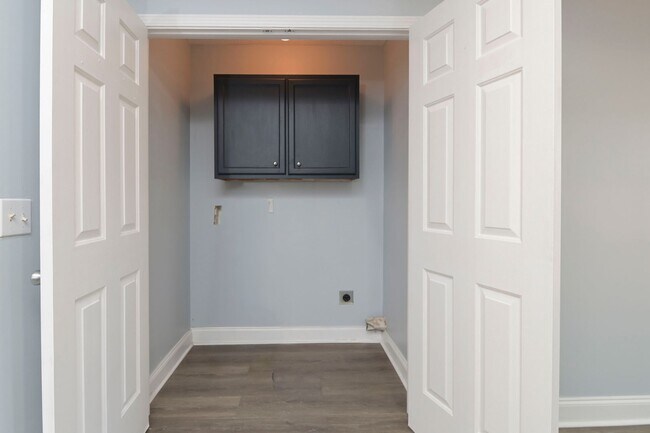 Building Photo - Beautifully Updated 3BR Home Minutes from Fort Jackson, VA Hospital & I-77