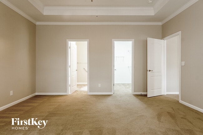 Building Photo - 4449 Fairmont Dr