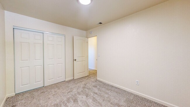 Building Photo - 360 Manka Cir