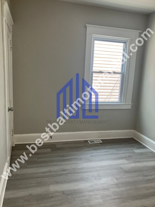 Building Photo - Spacious 3 Bedroom in West Baltimore