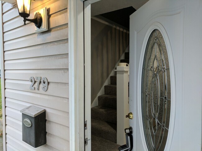 Building Photo - *******2-bed/1-bath COMPLETELY RENOVATED HOME FOR RENT in Bridgeville!*****