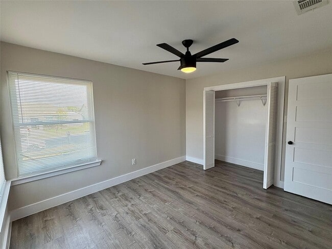 Building Photo - 1103 Stratford Cove