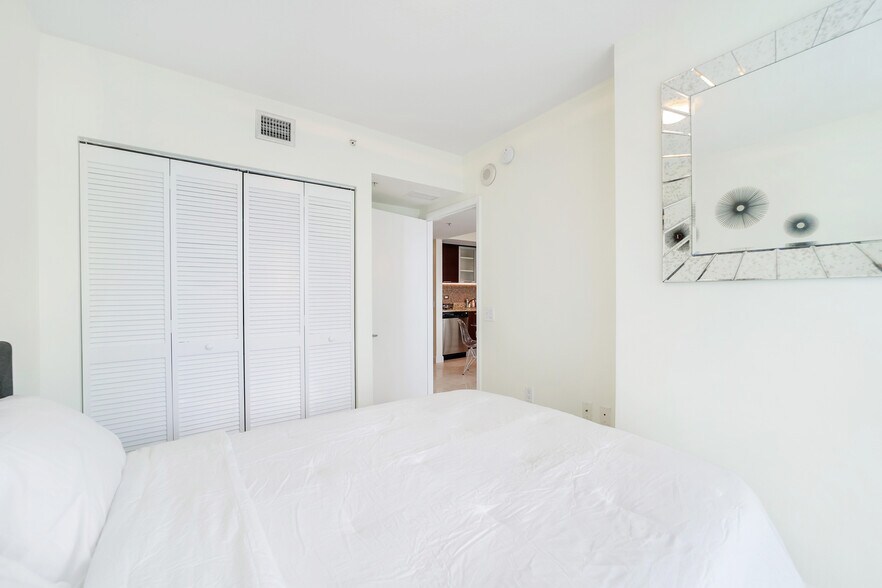 Guest bedroom downstairs - 41 SE 5th St