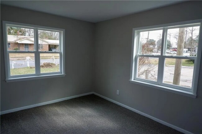 Building Photo - 2201 De Kruif Ct