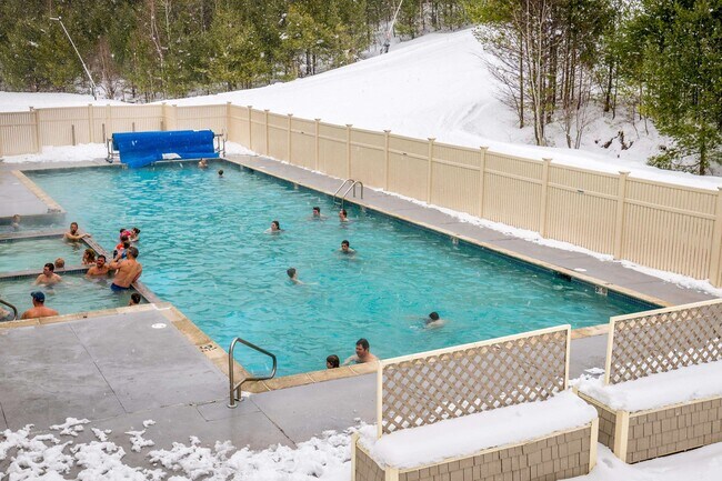 Building Photo - 104 Grand Summit Dr