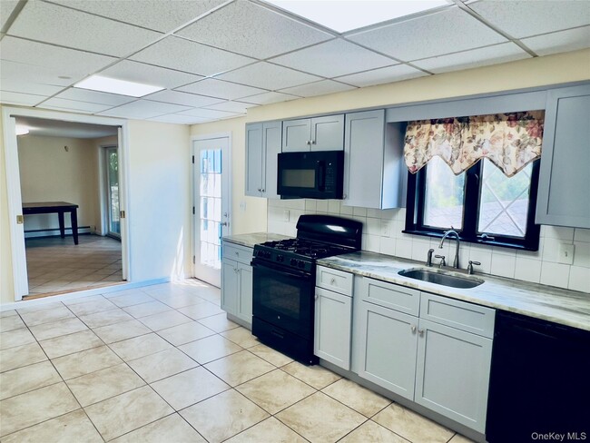 Building Photo - 1133 NY-311