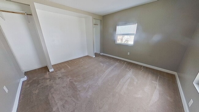 Building Photo - 450 Ridge Rd
