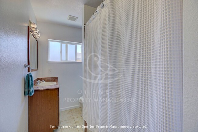 Building Photo - Great Tahoe Park home, 3 bedroom with 1 ba...