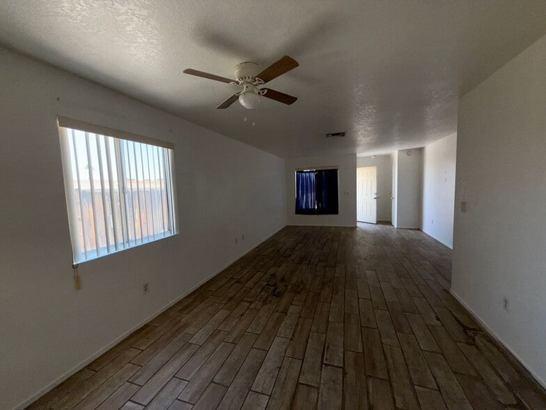 Building Photo - 807 Gemstone Ave