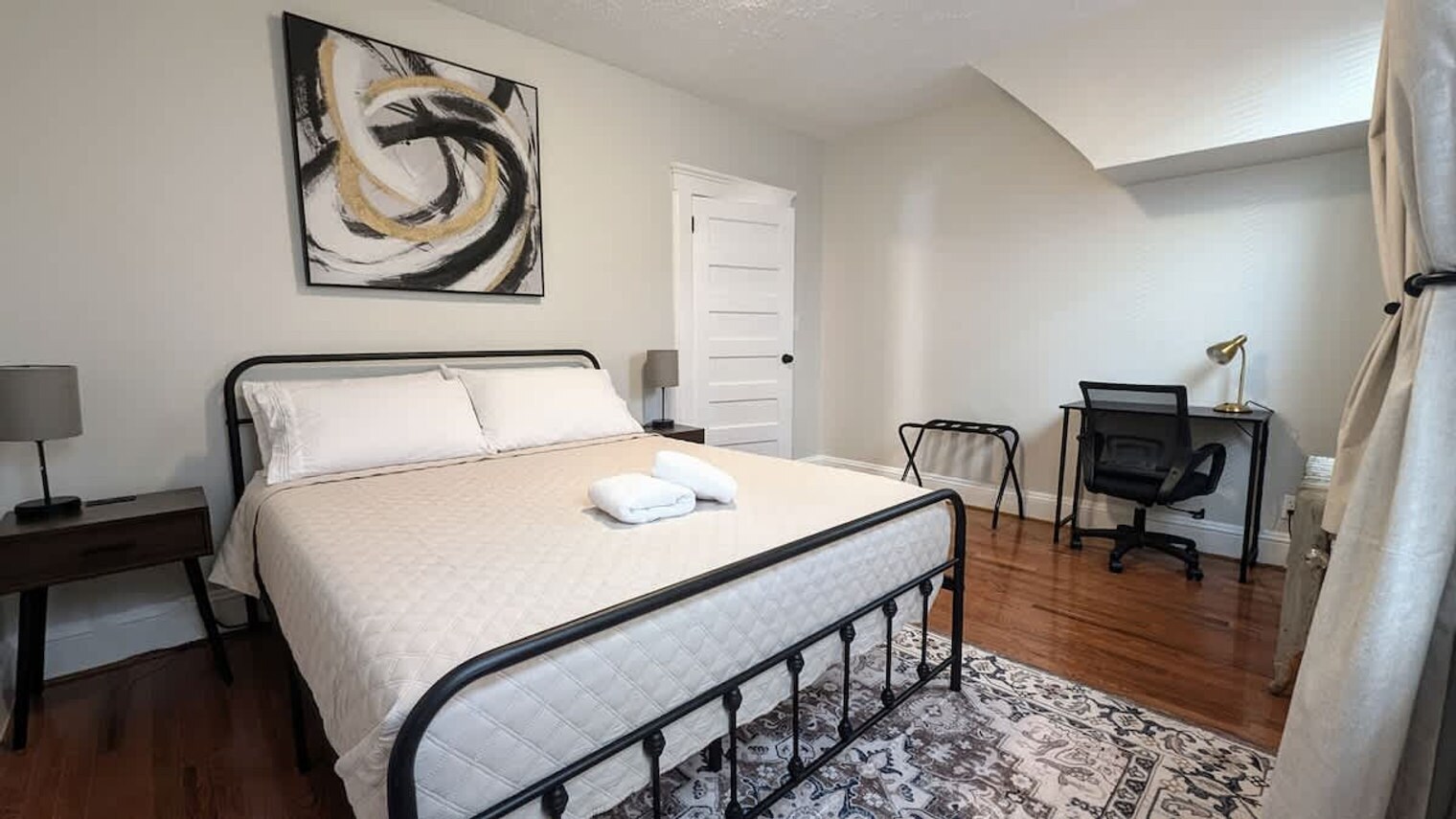 Building Photo - 205 S Essex Ave