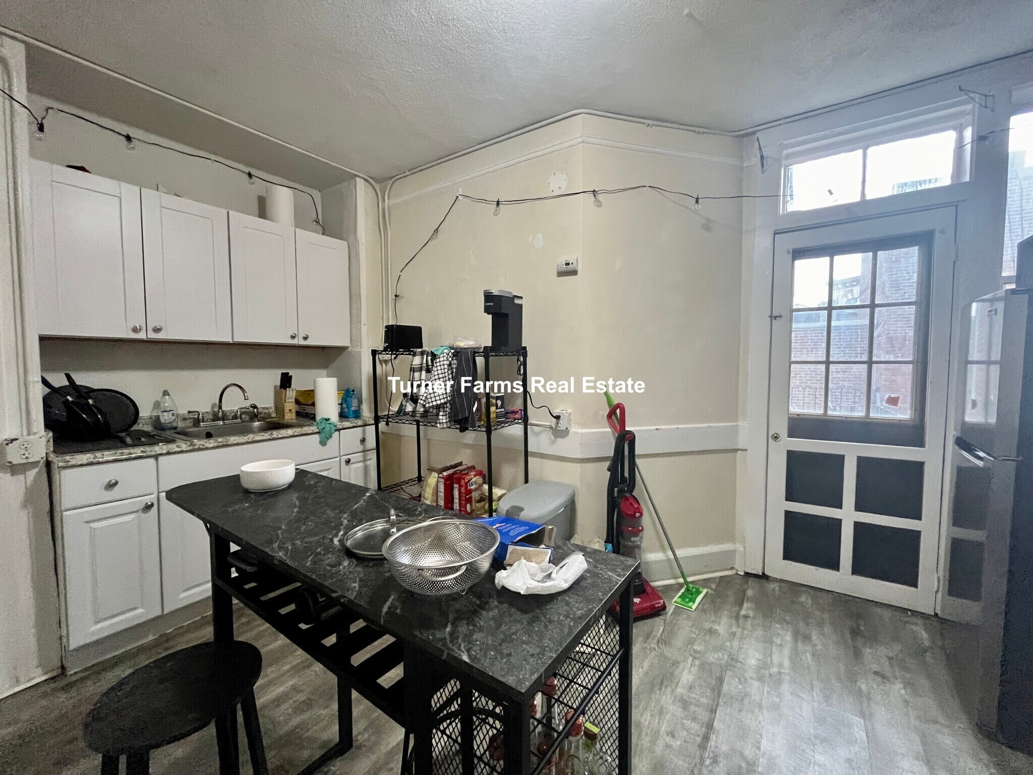 Building Photo - 168 Endicott St