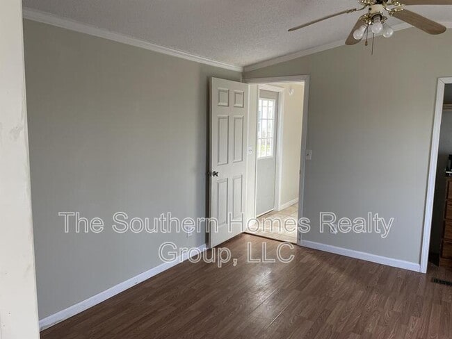 Building Photo - 112 Co Rd 494