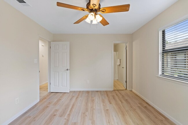 Building Photo - 609 Aspen Ln